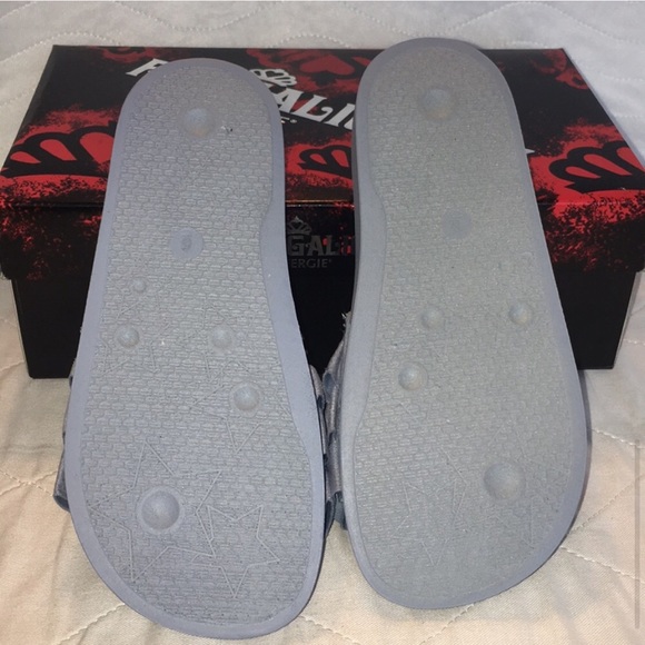 Fergalicious Blue Slip On sandals Size 6 NIB - Picture 7 of 7